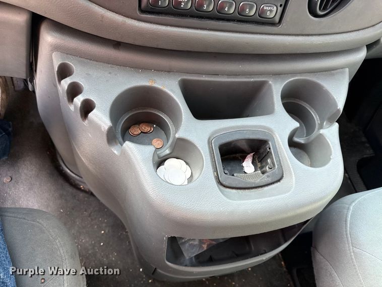 image for item DZ4337 2005 Ford E350 Super Duty box truck