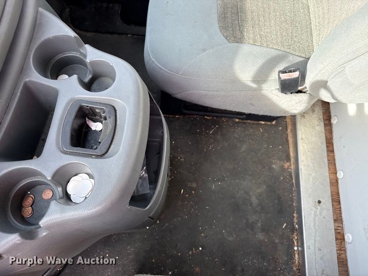 image for item DZ4337 2005 Ford E350 Super Duty box truck