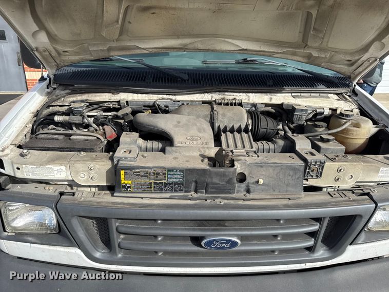 image for item DZ4337 2005 Ford E350 Super Duty box truck