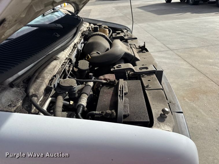 image for item DZ4337 2005 Ford E350 Super Duty box truck