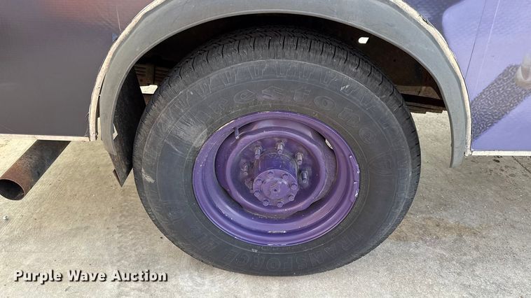 image for item DZ4337 2005 Ford E350 Super Duty box truck