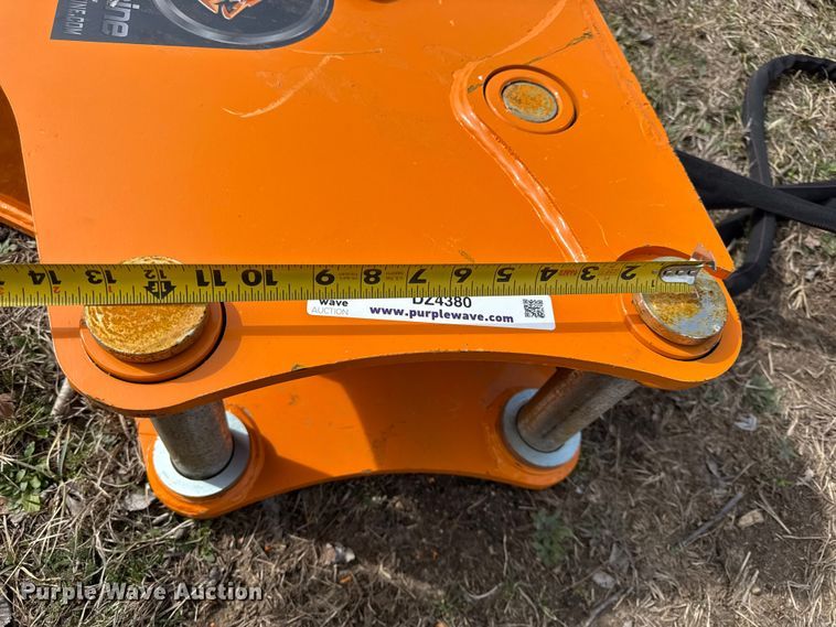 image for item DZ4380 Wolverine demolition grapple