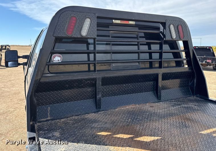 image for item DZ4990 2012 Ford F350 Super Duty Crew Cab flatbed pickup truck