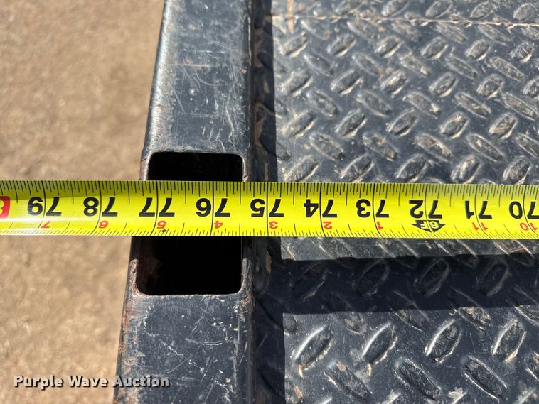 image for item DZ4990 2012 Ford F350 Super Duty Crew Cab flatbed pickup truck