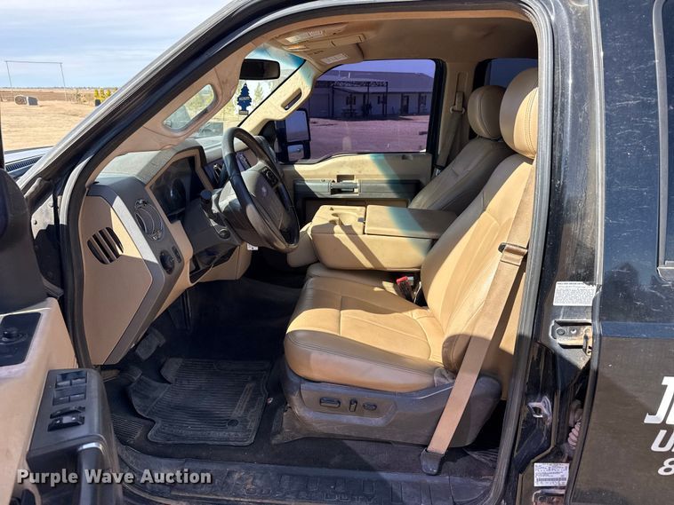 image for item DZ4990 2012 Ford F350 Super Duty Crew Cab flatbed pickup truck