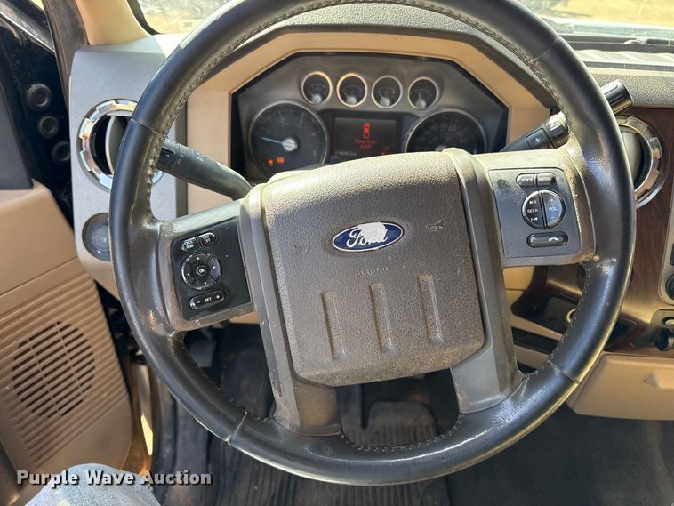 image for item DZ4990 2012 Ford F350 Super Duty Crew Cab flatbed pickup truck