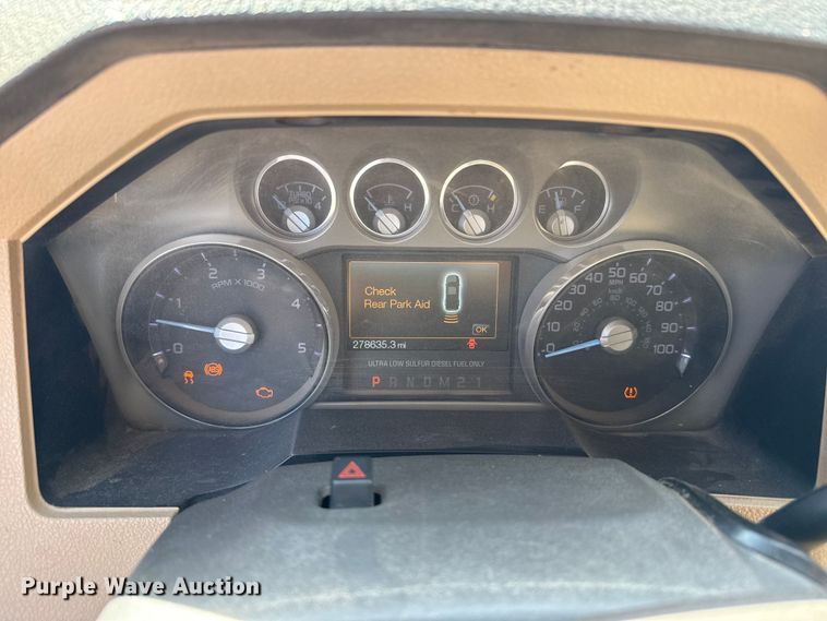 image for item DZ4990 2012 Ford F350 Super Duty Crew Cab flatbed pickup truck