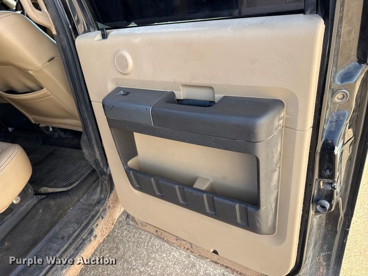 image for item DZ4990 2012 Ford F350 Super Duty Crew Cab flatbed pickup truck