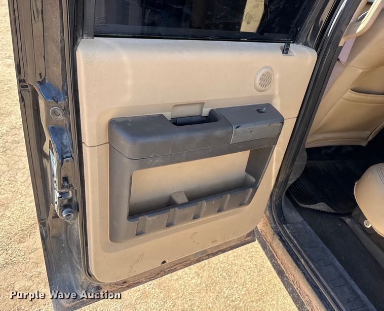 image for item DZ4990 2012 Ford F350 Super Duty Crew Cab flatbed pickup truck