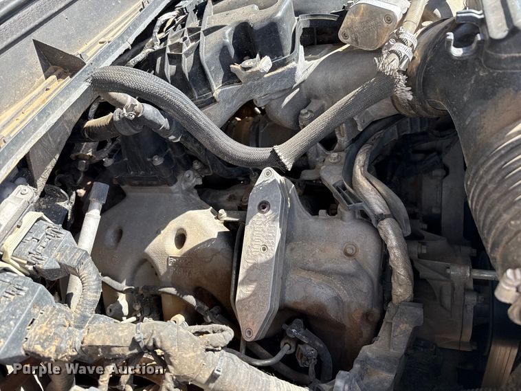 image for item DZ4990 2012 Ford F350 Super Duty Crew Cab flatbed pickup truck