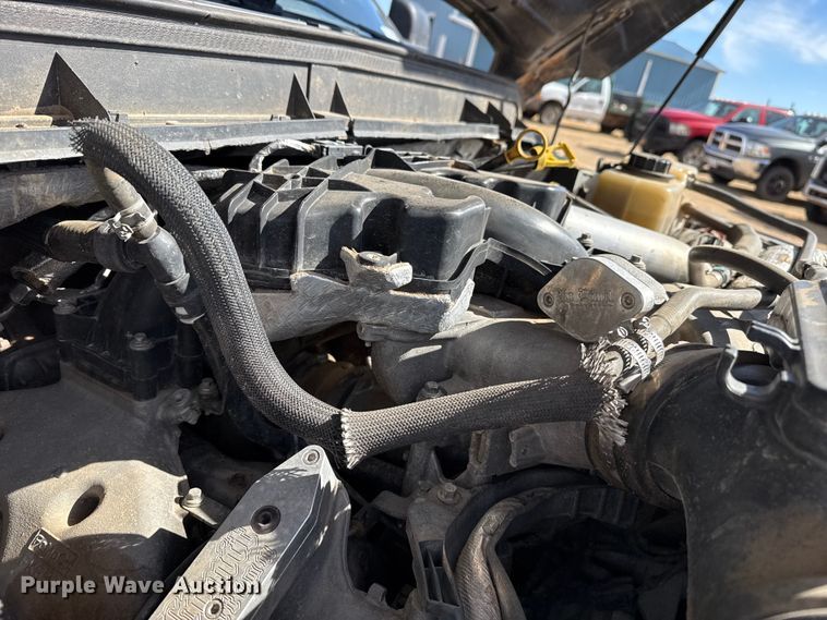 image for item DZ4990 2012 Ford F350 Super Duty Crew Cab flatbed pickup truck