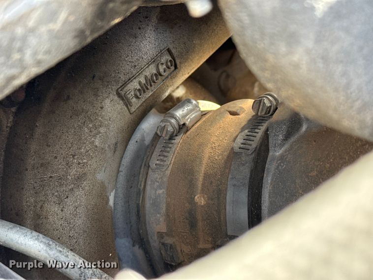 image for item DZ4990 2012 Ford F350 Super Duty Crew Cab flatbed pickup truck