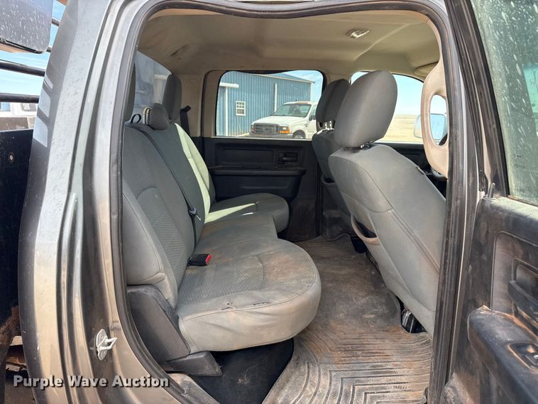 image for item DZ4991 2013 RAM 3500 Crew Cab flatbed pickup truck