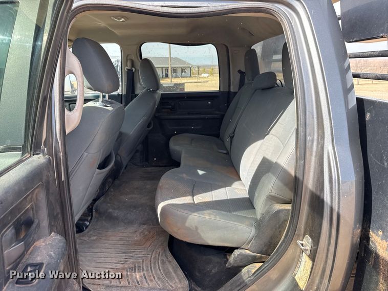 image for item DZ4991 2013 RAM 3500 Crew Cab flatbed pickup truck