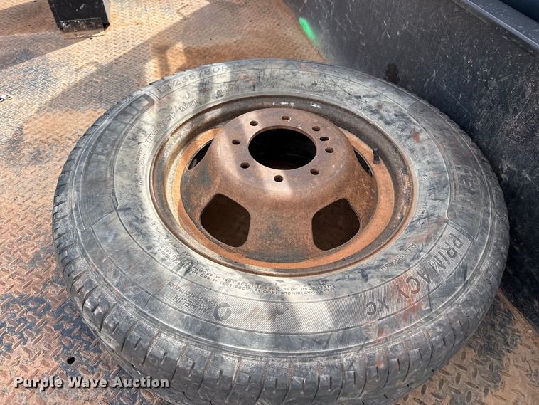 image for item DZ4991 2013 RAM 3500 Crew Cab flatbed pickup truck