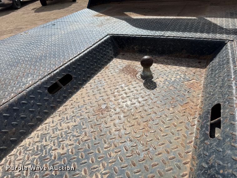 image for item DZ4992 2016 RAM 3500 Crew Cab flatbed pickup truck