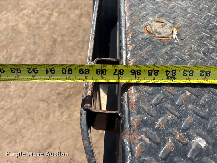 image for item DZ4992 2016 RAM 3500 Crew Cab flatbed pickup truck