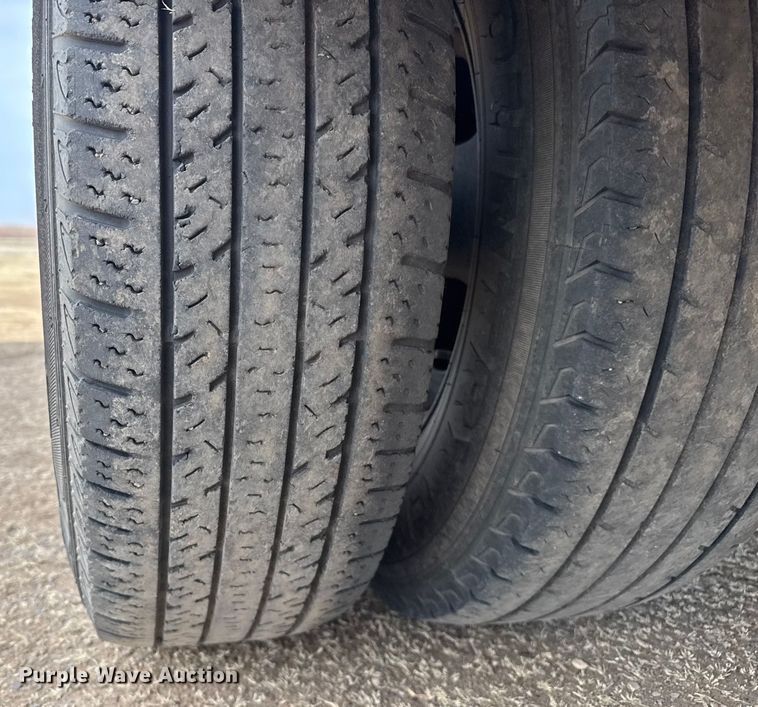 image for item DZ4992 2016 RAM 3500 Crew Cab flatbed pickup truck