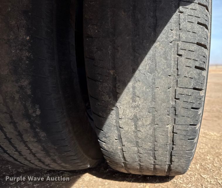 image for item DZ4992 2016 RAM 3500 Crew Cab flatbed pickup truck