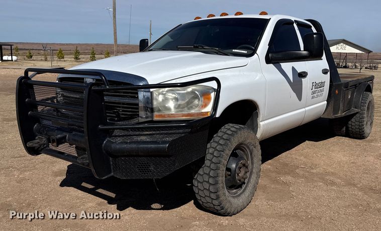image for item DZ4993 2006 Dodge Ram 3500 Crew Cab flatbed pickup truck