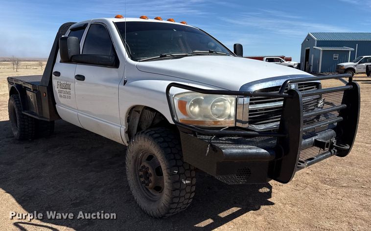 image for item DZ4993 2006 Dodge Ram 3500 Crew Cab flatbed pickup truck