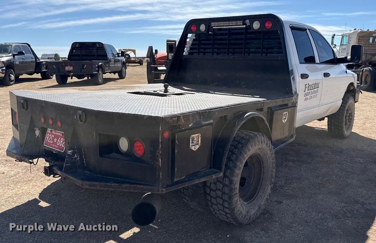 image for item DZ4993 2006 Dodge Ram 3500 Crew Cab flatbed pickup truck