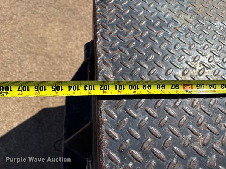 image for item DZ4993 2006 Dodge Ram 3500 Crew Cab flatbed pickup truck