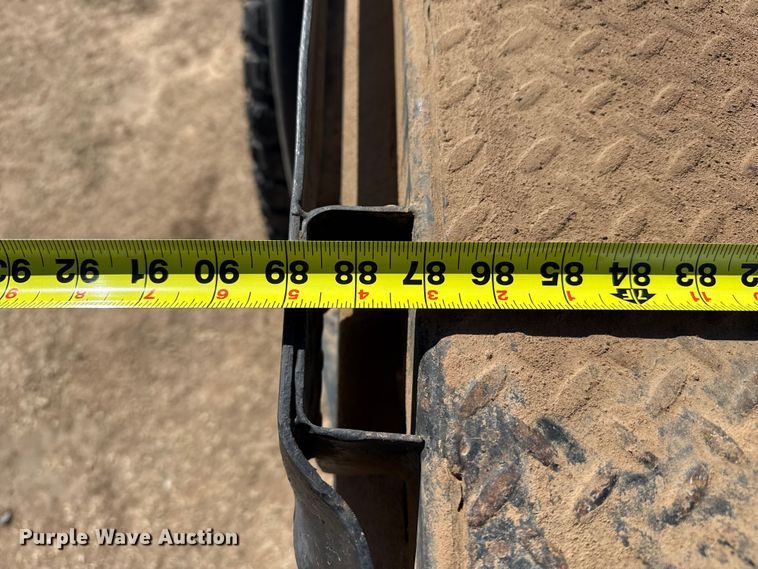 image for item DZ4993 2006 Dodge Ram 3500 Crew Cab flatbed pickup truck