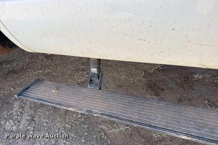 image for item DZ4993 2006 Dodge Ram 3500 Crew Cab flatbed pickup truck