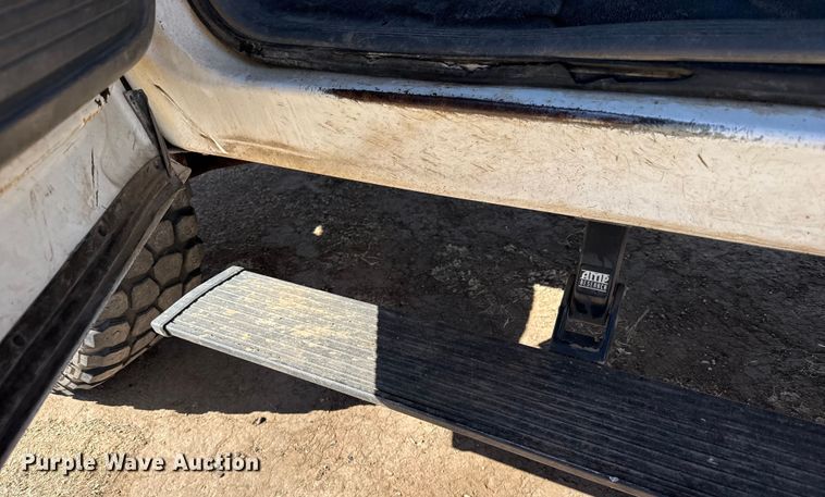 image for item DZ4993 2006 Dodge Ram 3500 Crew Cab flatbed pickup truck