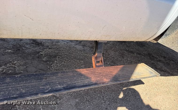 image for item DZ4993 2006 Dodge Ram 3500 Crew Cab flatbed pickup truck