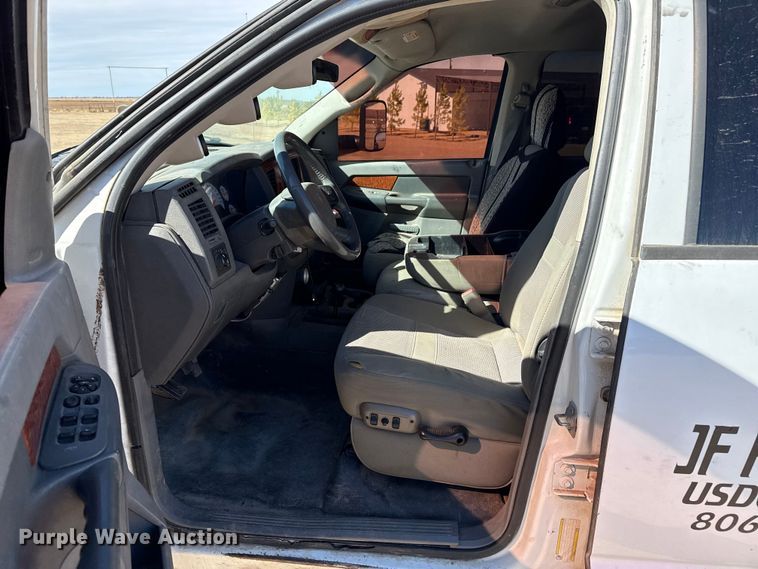 image for item DZ4993 2006 Dodge Ram 3500 Crew Cab flatbed pickup truck