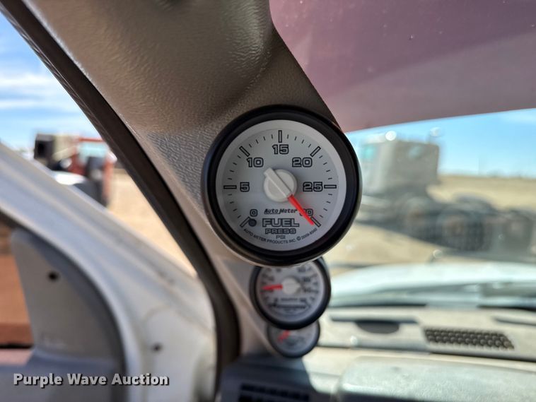 image for item DZ4993 2006 Dodge Ram 3500 Crew Cab flatbed pickup truck