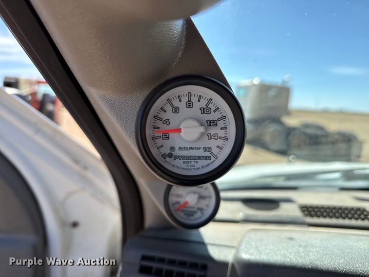 image for item DZ4993 2006 Dodge Ram 3500 Crew Cab flatbed pickup truck