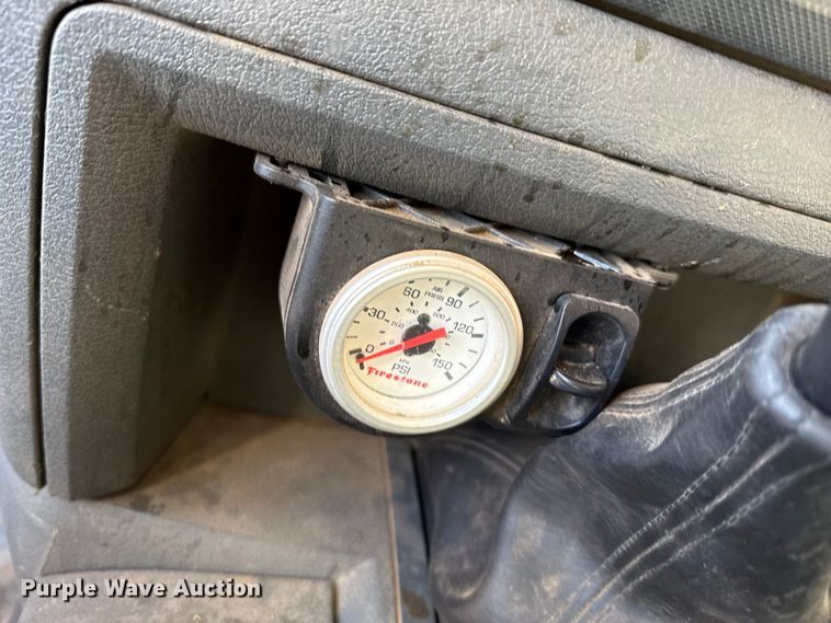 image for item DZ4993 2006 Dodge Ram 3500 Crew Cab flatbed pickup truck