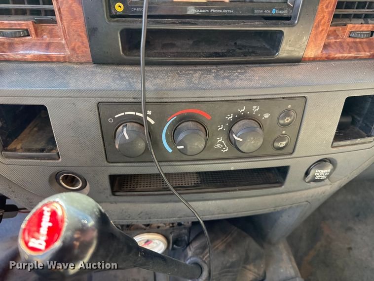 image for item DZ4993 2006 Dodge Ram 3500 Crew Cab flatbed pickup truck