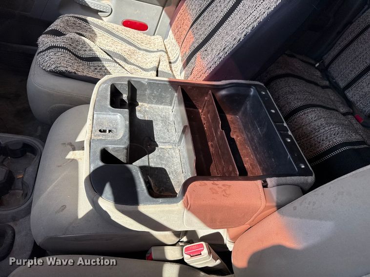 image for item DZ4993 2006 Dodge Ram 3500 Crew Cab flatbed pickup truck