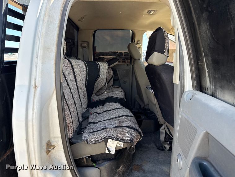 image for item DZ4993 2006 Dodge Ram 3500 Crew Cab flatbed pickup truck