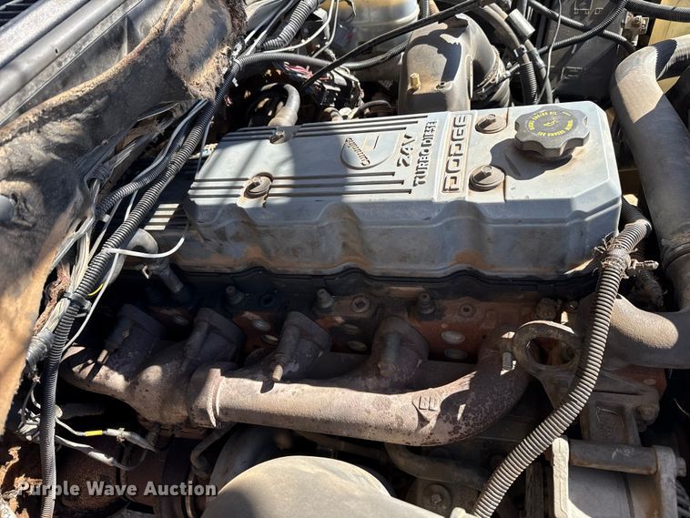 image for item DZ4993 2006 Dodge Ram 3500 Crew Cab flatbed pickup truck