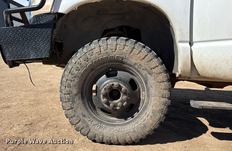 image for item DZ4993 2006 Dodge Ram 3500 Crew Cab flatbed pickup truck