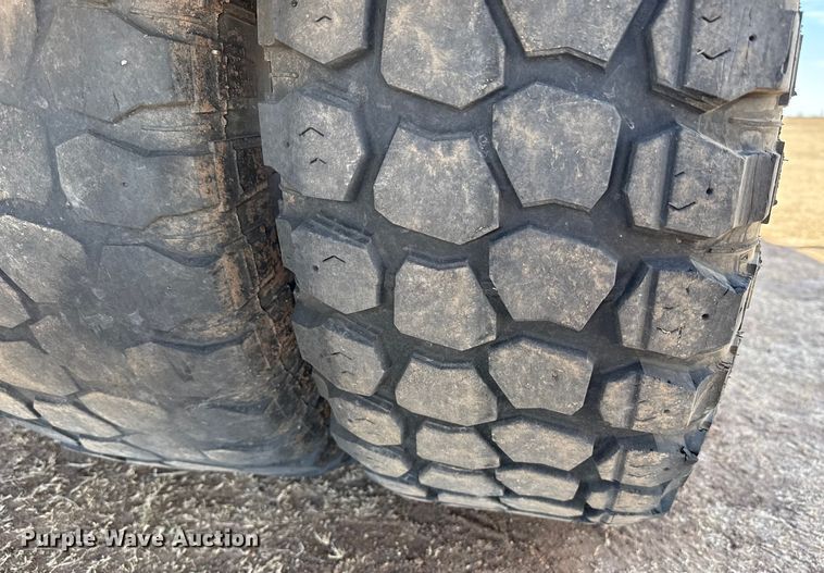 image for item DZ4993 2006 Dodge Ram 3500 Crew Cab flatbed pickup truck