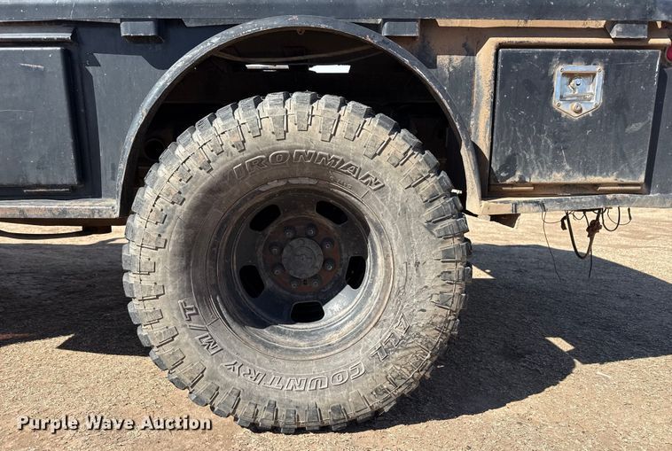 image for item DZ4993 2006 Dodge Ram 3500 Crew Cab flatbed pickup truck