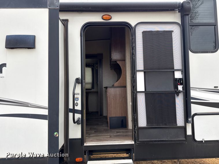 image for item DZ4994 2017 Heartland Prowler P293 camper