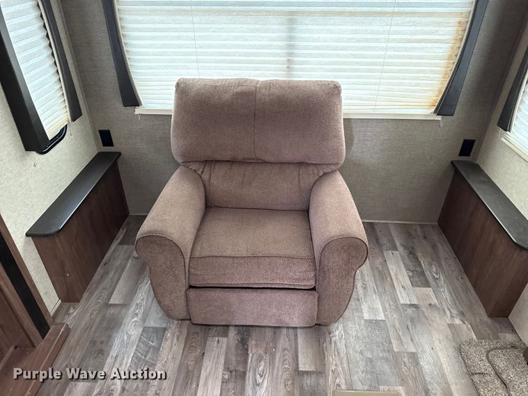 image for item DZ4994 2017 Heartland Prowler P293 camper