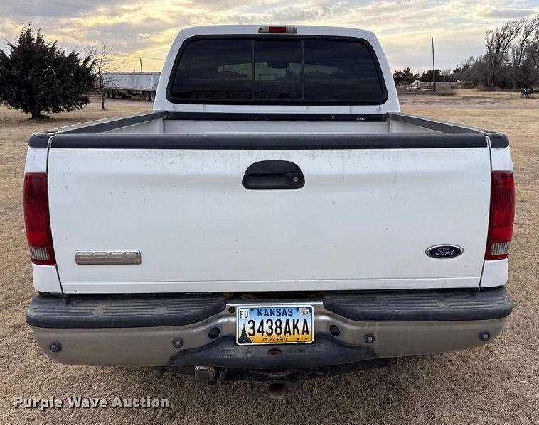 image for item DZ4995 2005 Ford F250 Super Duty Crew Cab pickup truck