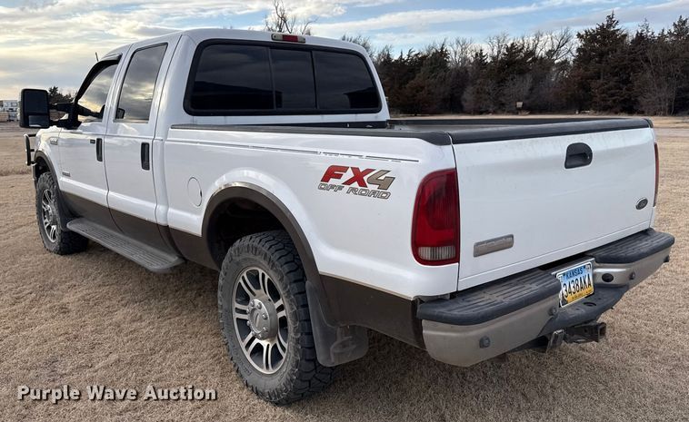 image for item DZ4995 2005 Ford F250 Super Duty Crew Cab pickup truck