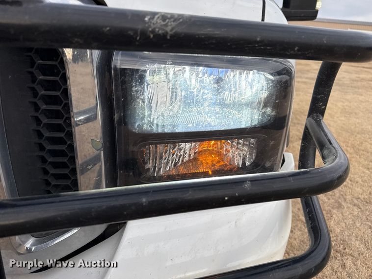 image for item DZ4995 2005 Ford F250 Super Duty Crew Cab pickup truck