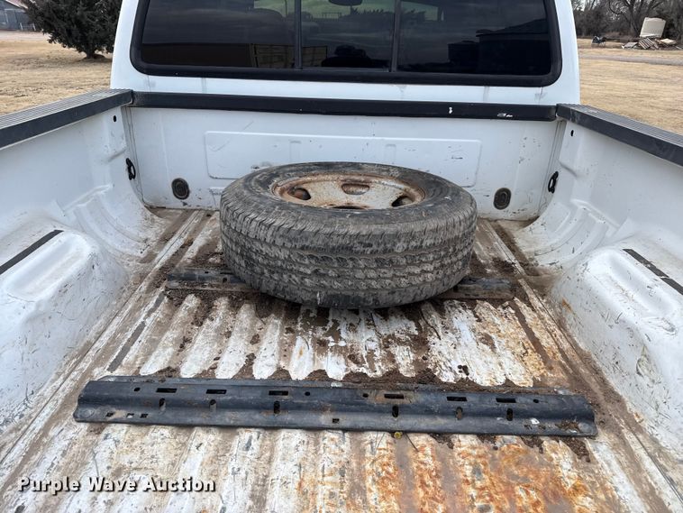 image for item DZ4995 2005 Ford F250 Super Duty Crew Cab pickup truck