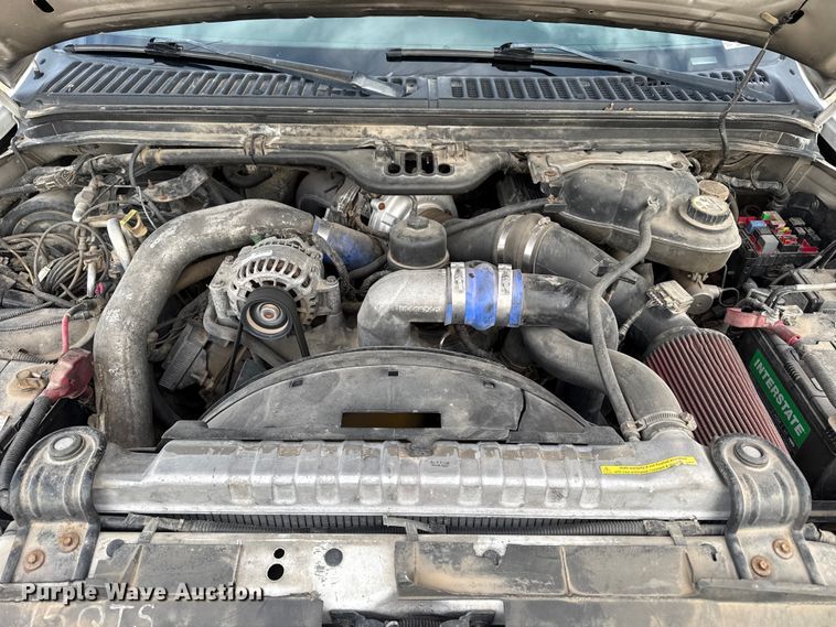 image for item DZ4995 2005 Ford F250 Super Duty Crew Cab pickup truck