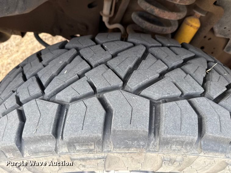 image for item DZ4995 2005 Ford F250 Super Duty Crew Cab pickup truck